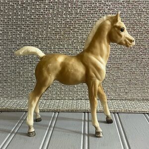 Breyer Traditional Proud Arabian Foal Glossy Palomino Horse Charity Toy Vintage